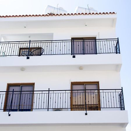 Spacious 2 Bedroom Appartment Near Mall -Internet 1Gbps Pafos Dış mekan fotoğraf